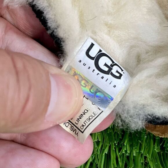 UGG Dakota Black Suede Faux Fur Lined Slippers. Size 6M. - Picture 11 of 13